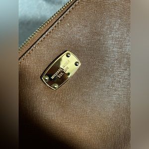 Michael kors dome cross body with adjustable purse strap